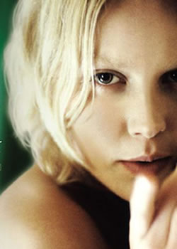 �������